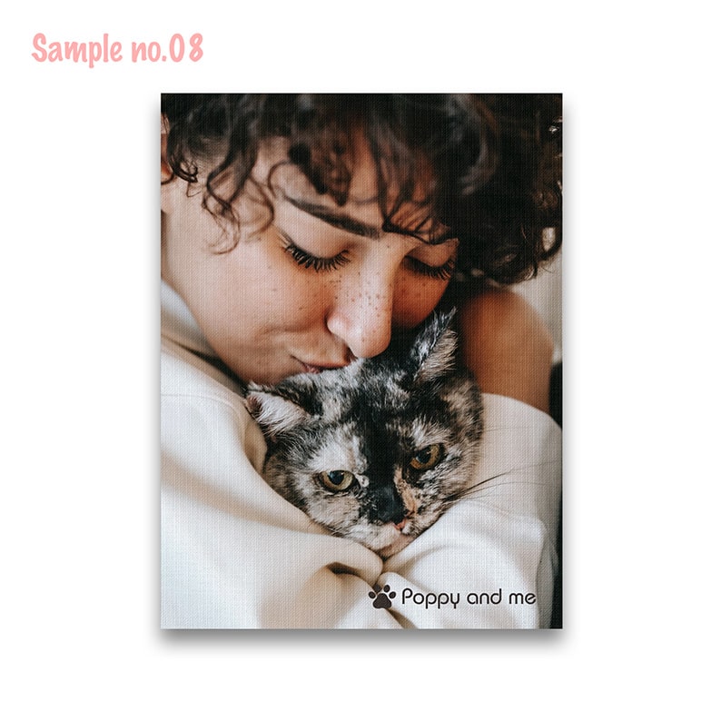 女性と猫の写真のファブリックパネル